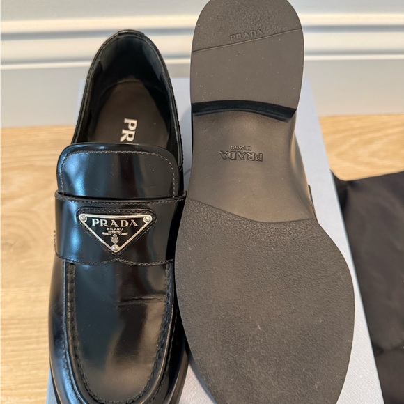 💎Authentic💎 Prada woman’s slip on Black Loafers Like New - Picture 5 of 13